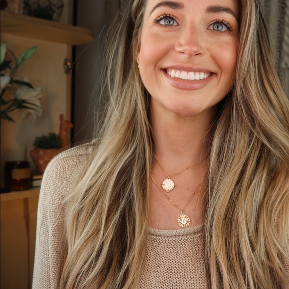 Meet your Posher, Sara - Picture 1 of 1